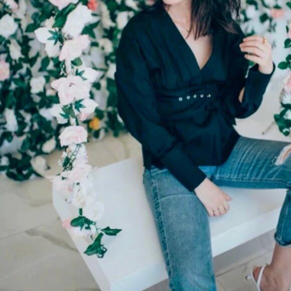 C/MEO Collective Black Textured V-Neck Blouse - Picture 6 of 12